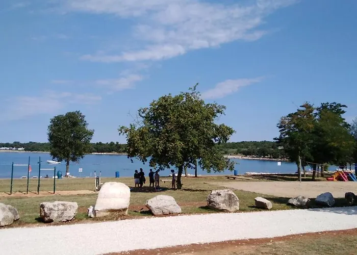 Casa Simeti Charming Mediterranean Near With Private Garden & Free Parking Poreč