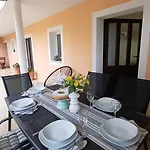 Casa Simeti Charming Mediterranean Near With Private Garden & Free Parking Apartament Poreč