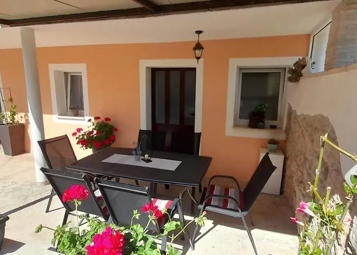 Casa Simeti Charming Mediterranean Near With Private Garden & Free Parking Διαμέρισμα Πόρετς
