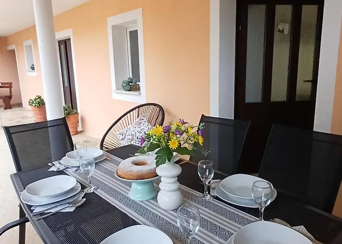 Casa Simeti Charming Mediterranean Near With Private Garden & Free Parking Appartement Poreč