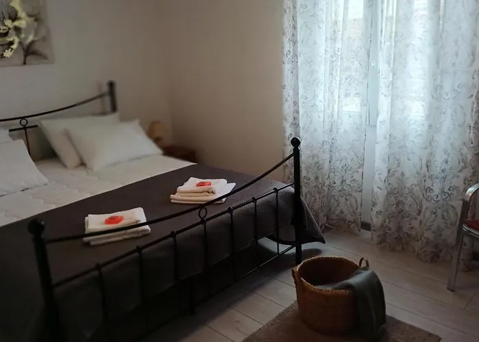 Casa Simeti Charming Mediterranean Near With Private Garden & Free Parking Poreč