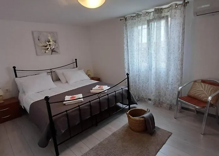 Casa Simeti Charming Mediterranean Near With Private Garden & Free Parking *