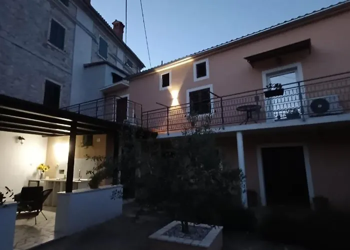 Διαμέρισμα Casa Simeti Charming Mediterranean Near With Private Garden & Free Parking Πόρετς