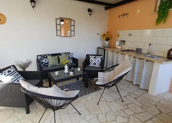 Casa Simeti Charming Mediterranean Near With Private Garden & Free Parking Διαμέρισμα *